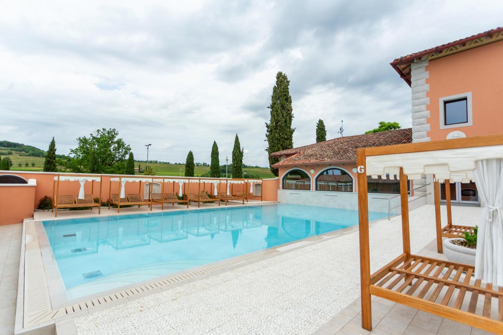 Casale In Collina Guest House Capriva del Friuli Luaran gambar