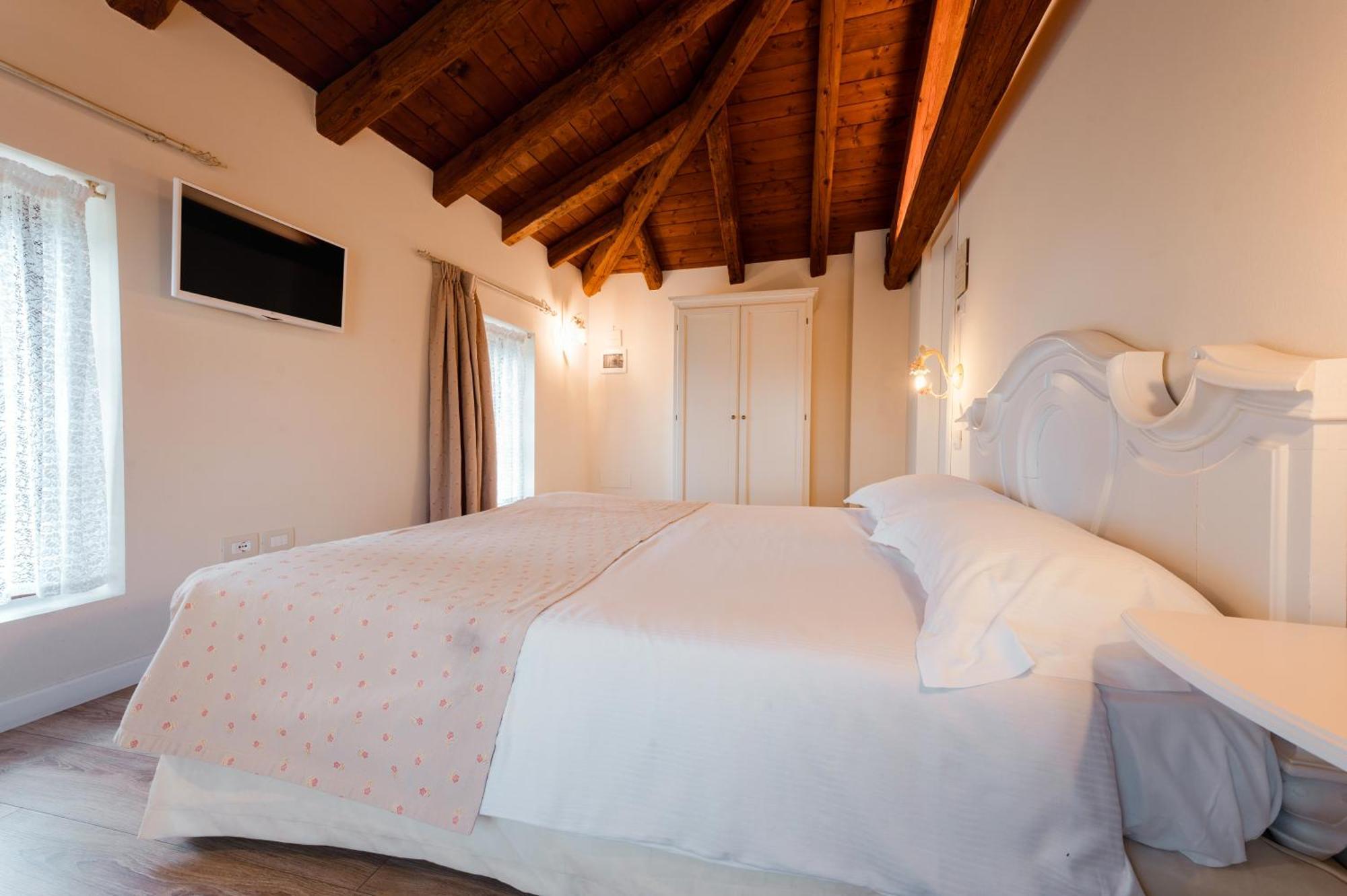 Casale In Collina Guest House Capriva del Friuli Luaran gambar