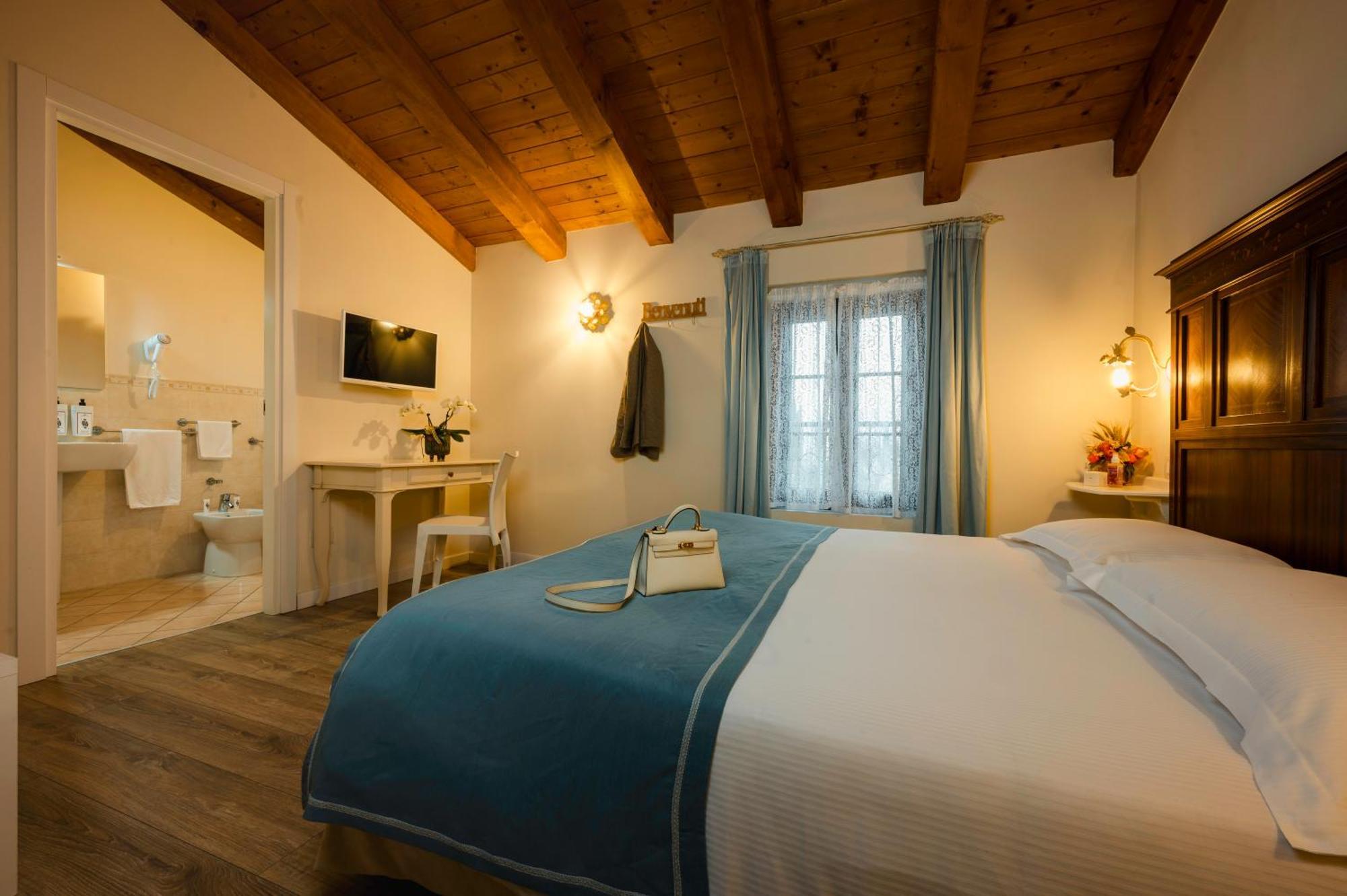 Casale In Collina Guest House Capriva del Friuli Luaran gambar